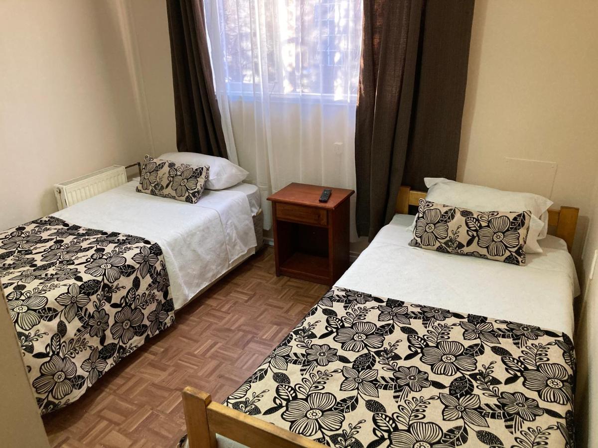 Hostal Hellen Пуерто Наталес Екстериор снимка