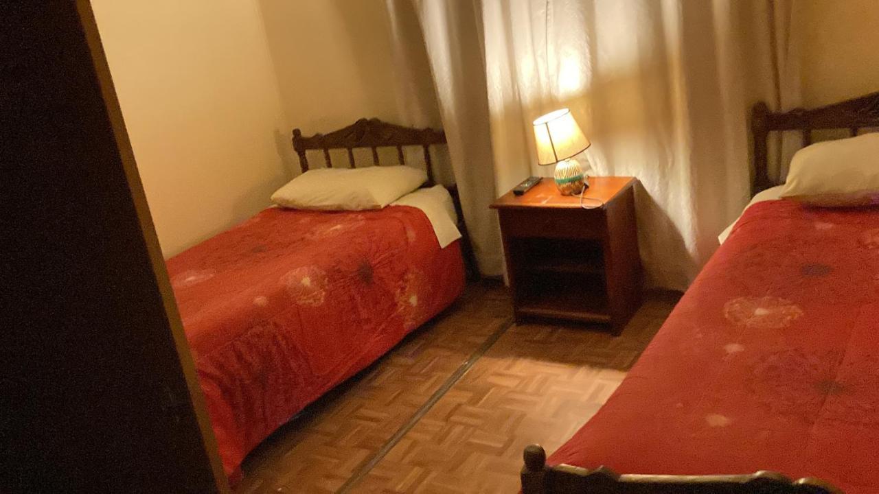 Hostal Hellen Пуерто Наталес Екстериор снимка