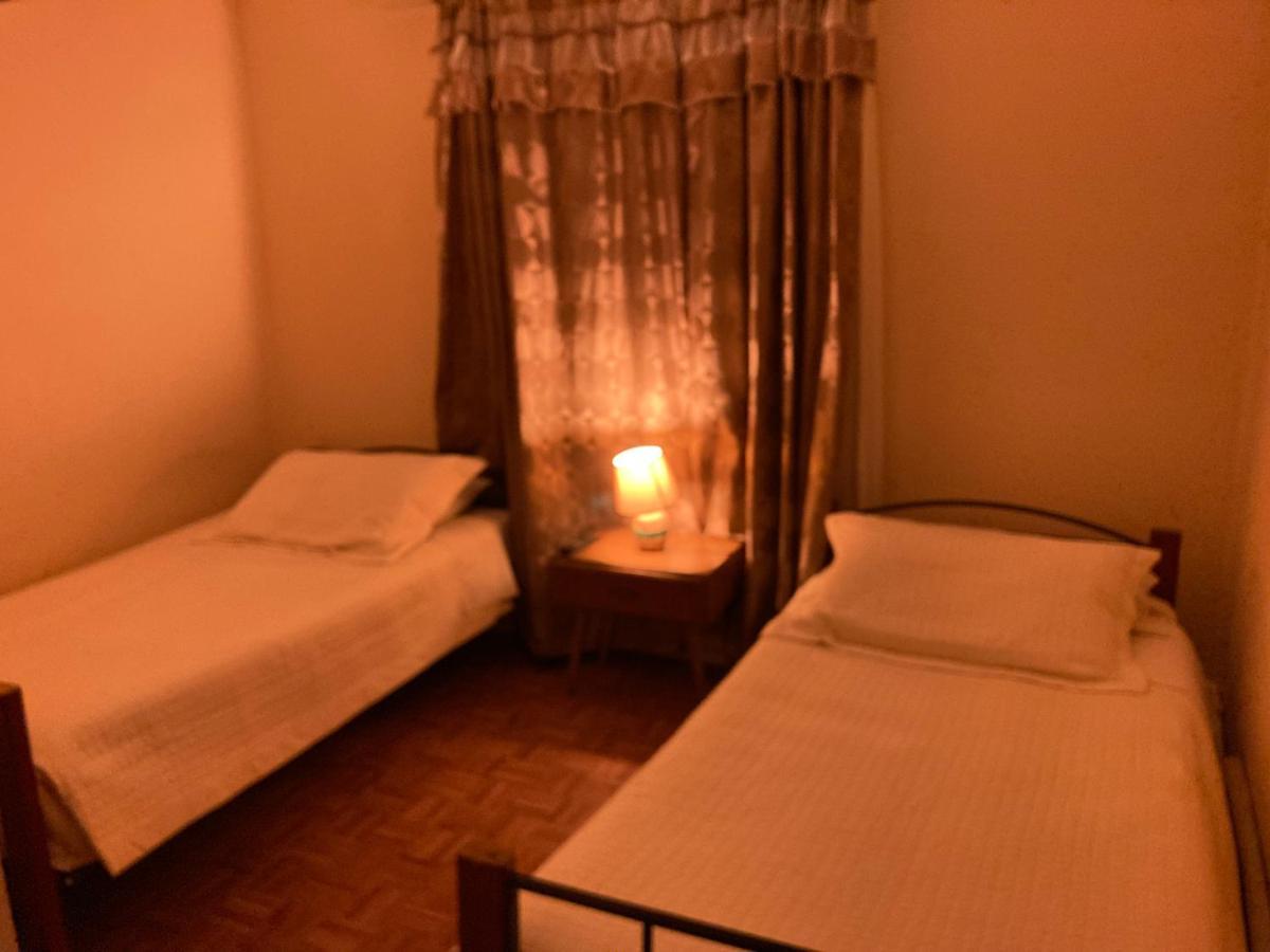 Hostal Hellen Пуерто Наталес Екстериор снимка